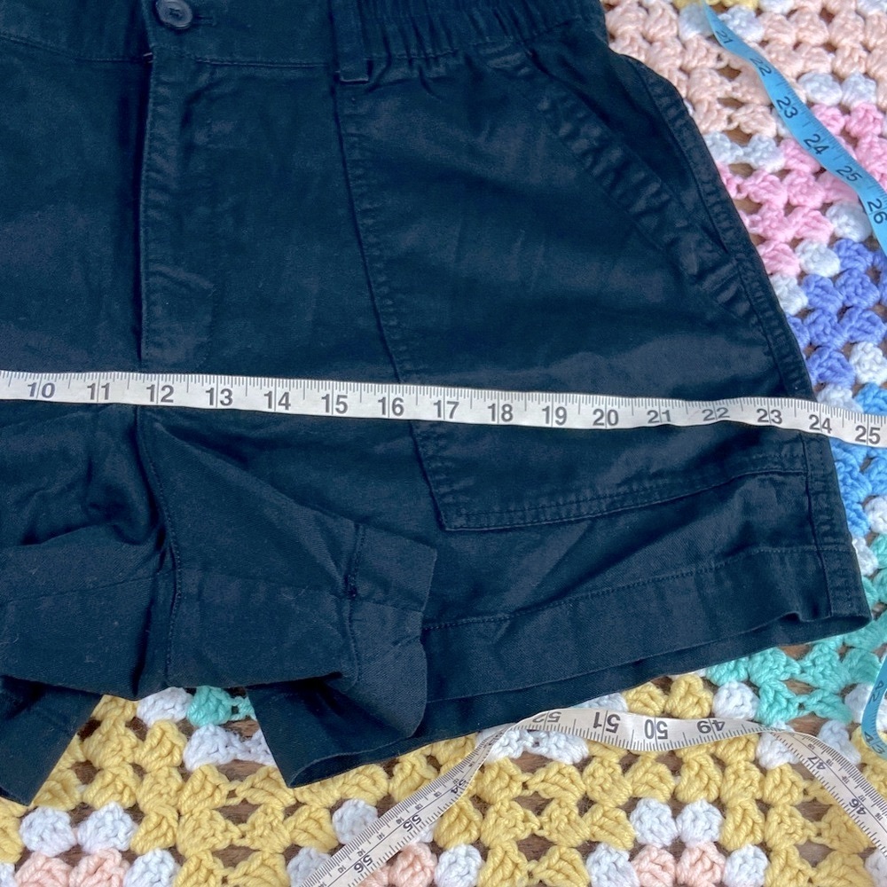 3/$12 GAP Women's Black Chino 4” cotton blend casual Shorts Large L High Rise - Picture 6 of 9